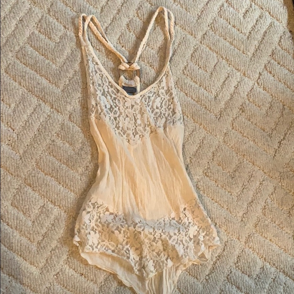 • Cream Tank Top •